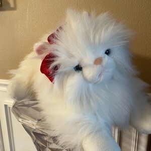 24 inch White Commonwealth Persian Fluffy Cat 1986 with a Big Red Velvet Bow
